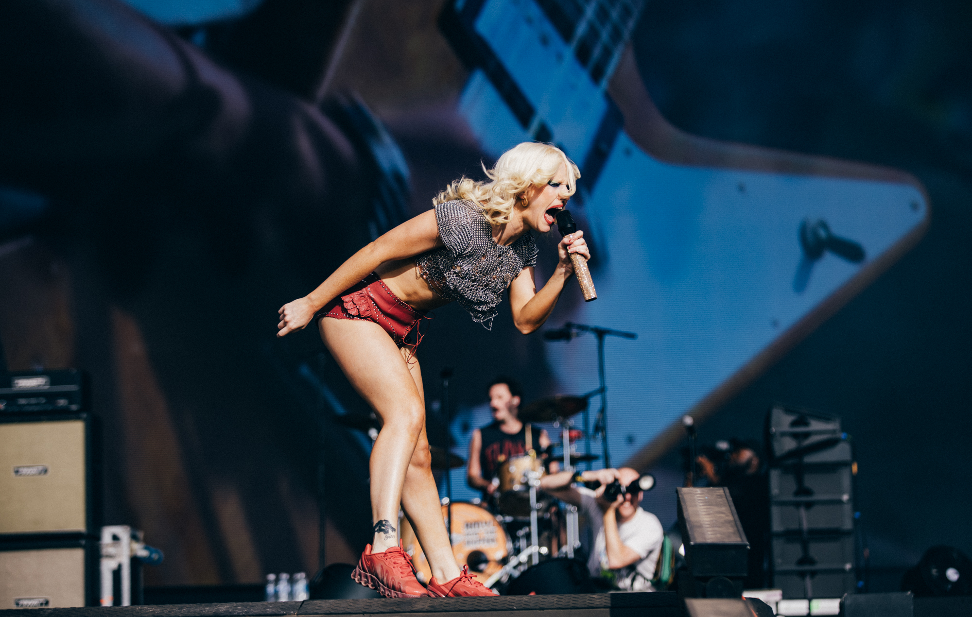 Amyl and The Sniffers on stage